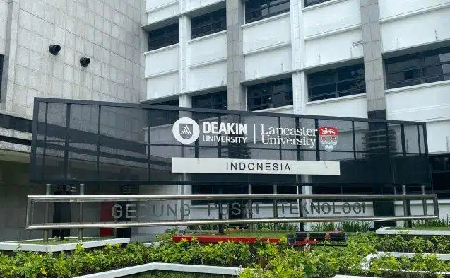 Deakin Lancherter University Indonesia