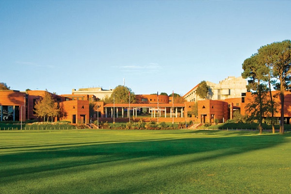 Curtin College